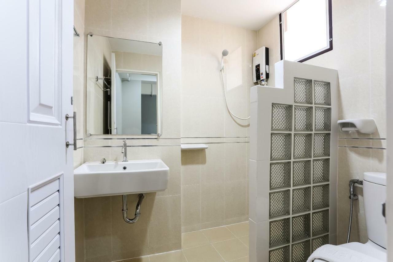 Canary House Rachawong คานารี่ เฮ้าส์ ราชวงศ์ Чіангмай Екстер'єр фото